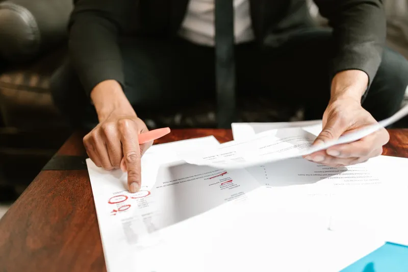 Lo Que el IRS No Te Va a Explicar: Guía de Impuestos para Freelancers y Emprendedores Latinos